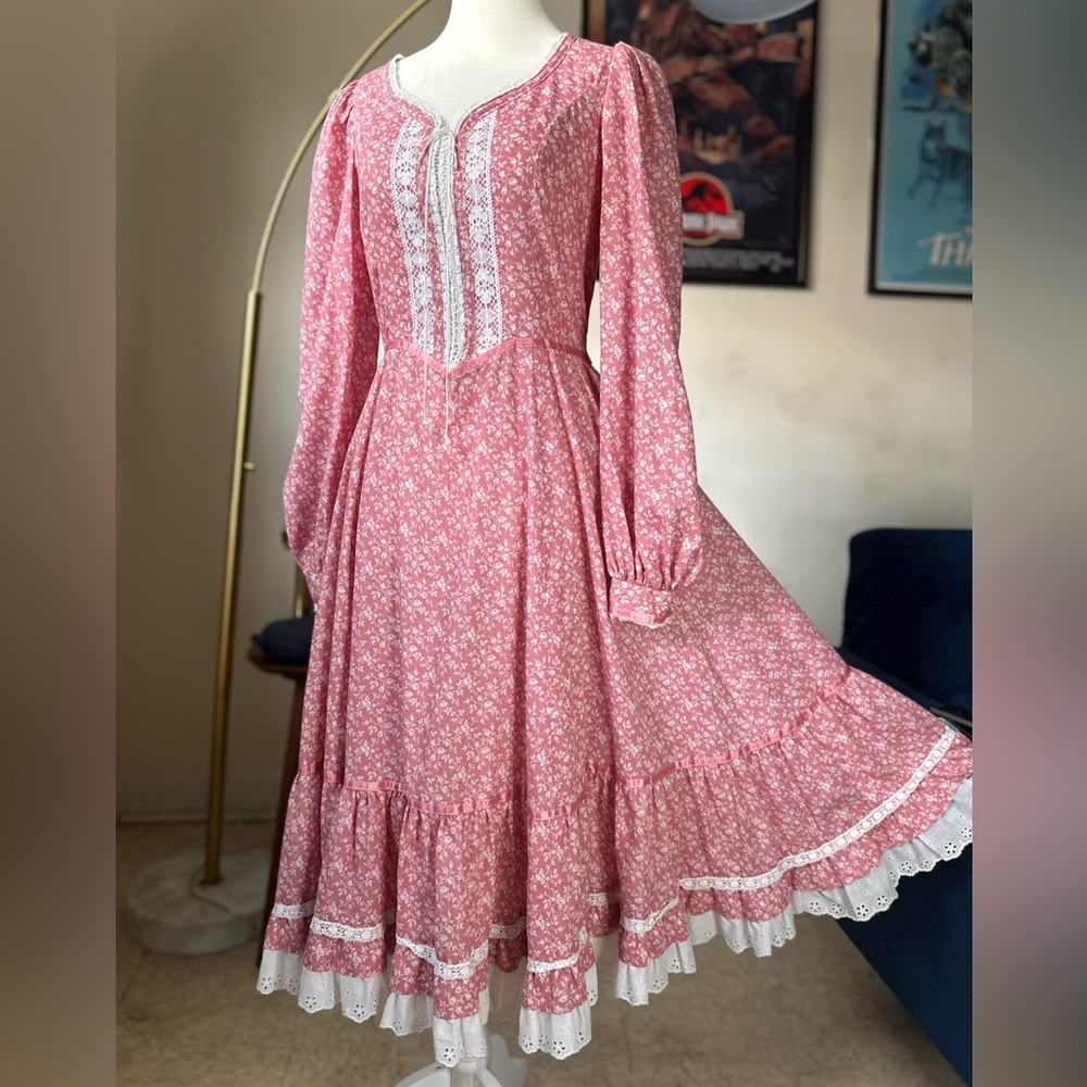 Vintage ’70s rose pink prairie dress, Gunne Sax style